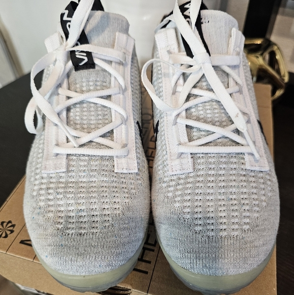 Air Vapormax 2021 FK slightly used size 4.5 kids. - Picture 2 of 5